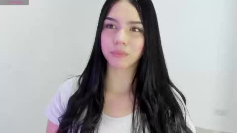 Snapshot of natasha_su chatting on February 18, 10:25 pm Natalia online show from February 18, 10:25 pm