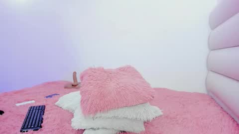 Snapshot of natashaaevannss chatting on November 9, 12:20 am NATASHA online show from November 9, 12:20 am