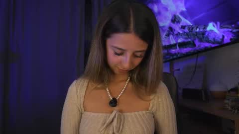 Snapshot of natasna1 chatting on December 17, 4:40 am Natasha Independent model online show from December 17, 4:40 am