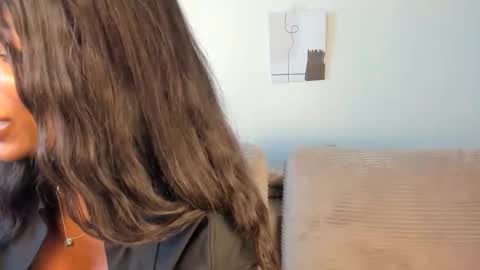 Snapshot of natassiadreamsxxx chatting on April 19, 11:40 pm Natassia Dreams online show from April 19, 11:40 pm