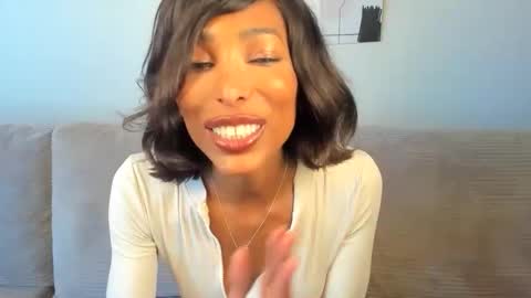 Snapshot of natassiadreamsxxx chatting on May 8, 11:43 pm Natassia Dreams online show from May 8, 11:43 pm
