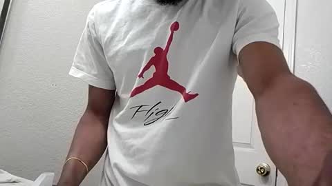 Snapshot of nate791758 chatting on November 27, 10:06 am nate791758 online show from November 27, 10:06 am