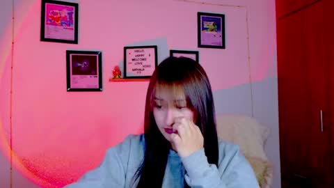 Nathalia Ramirez online show from July 18, 1:54 am