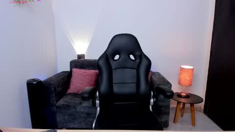 NATHALIE online show from February 8, 3:00 pm