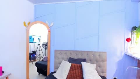 nathalie rossel online show from November 22, 7:02 pm