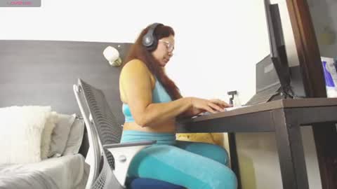 nathalyrae41 online show from July 3, 2:45 pm