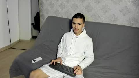 nathan_baker__ online show from November 27, 11:34 am