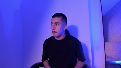 nathan_baker__ online show from December 4, 12:36 pm