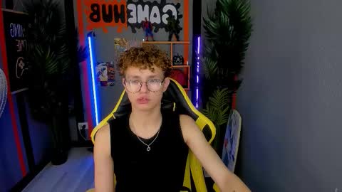 Snapshot of nathan_curl chatting on December 3, 10:57 am Nathan online show from December 3, 10:57 am