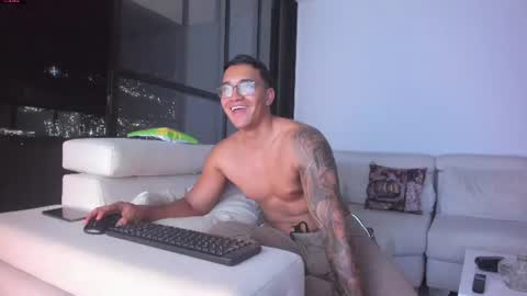 Snapshot of nathan_gross chatting on July 15, 3:45 am nathan_gross online show from July 15, 3:45 am