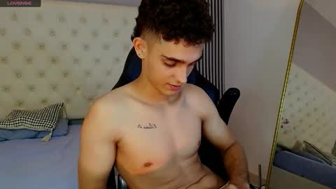 nathan_shimmer online show from April 30, 6:31 am