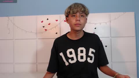 nathanbell1 online show from October 17, 6:05 am