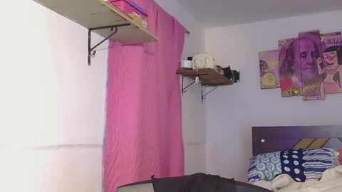 Snapshot of natty_01 chatting on January 4, 12:59 am natalia online show from January 4, 12:59 am