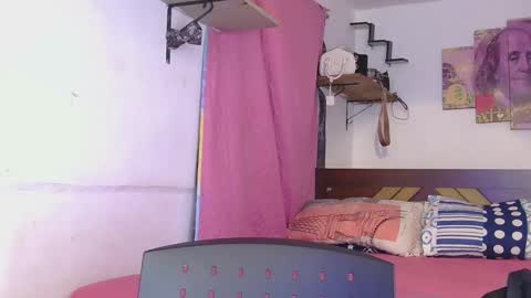 Snapshot of natty_01 chatting on January 20, 8:30 am natalia online show from January 20, 8:30 am