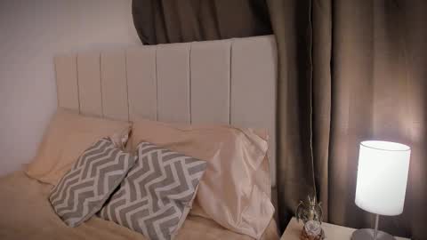 Nathalie online show from February 18, 7:10 pm