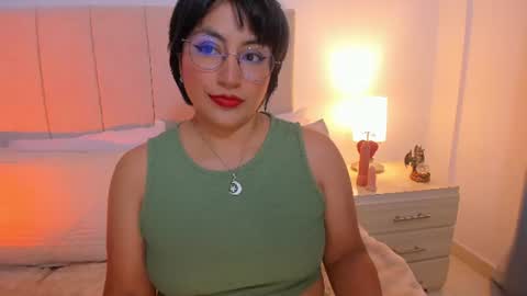 Snapshot of natty_bush chatting on June 29, 9:04 pm Nathalie online show from June 29, 9:04 pm