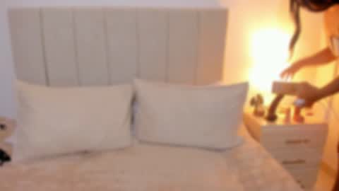 Snapshot of natty_bush chatting on July 2, 8:15 pm Nathalie online show from July 2, 8:15 pm
