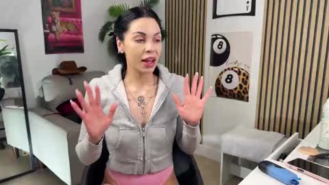 NATTY FIERROS online show from October 4, 8:12 am