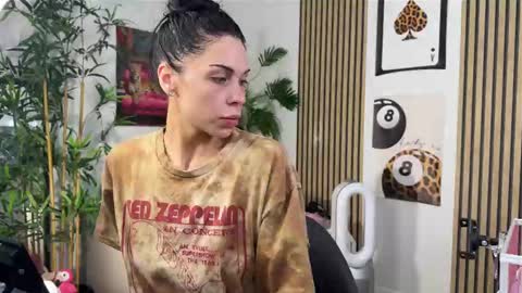 NATTY FIERROS online show from October 9, 8:01 am