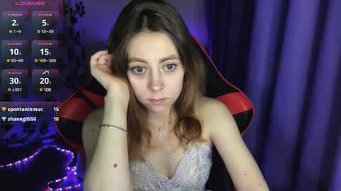 Snapshot of natural_babe666 chatting on December 18, 4:09 am natural_babe666 online show from December 18, 4:09 am