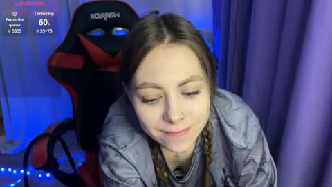 Snapshot of natural_babe666 chatting on February 21, 12:28 pm natural_babe666 online show from February 21, 12:28 pm