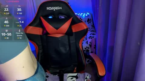 Snapshot of natural_babe666 chatting on March 1, 8:42 pm natural_babe666 online show from March 1, 8:42 pm