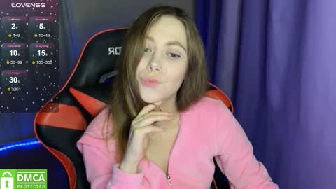 Snapshot of natural_babe666 chatting on November 10, 8:52 pm natural_babe666 online show from November 10, 8:52 pm