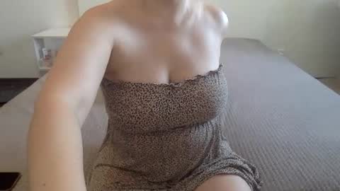 Snapshot of natural_beauty201 chatting on March 6, 9:50 am Penelopa369 online show from March 6, 9:50 am