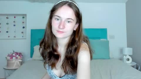 Snapshot of natural_meri_ chatting on September 20, 5:08 am Meri online show from September 20, 5:08 am