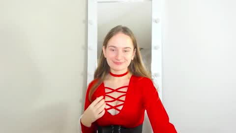 Snapshot of natural_meri_ chatting on October 9, 5:49 am Meri online show from October 9, 5:49 am
