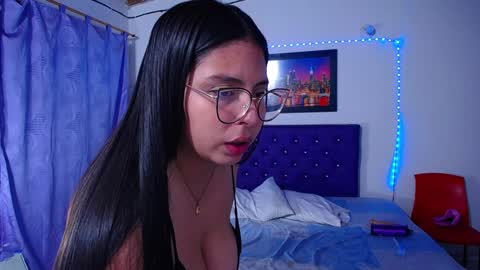 Snapshot of naturalboobs1 chatting on January 25, 3:30 am Annie online show from January 25, 3:30 am