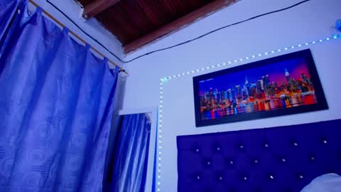 Snapshot of naturalboobs1 chatting on February 8, 9:46 am Annie online show from February 8, 9:46 am