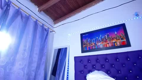 Snapshot of naturalboobs1 chatting on February 22, 9:23 am Annie online show from February 22, 9:23 am