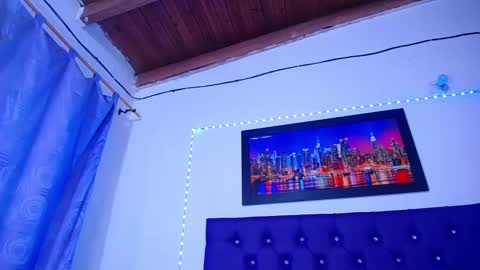 Snapshot of naturalboobs1 chatting on March 6, 9:25 am Annie online show from March 6, 9:25 am