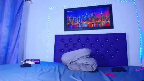 Snapshot of naturalboobs1 chatting on March 8, 6:21 am Annie online show from March 8, 6:21 am