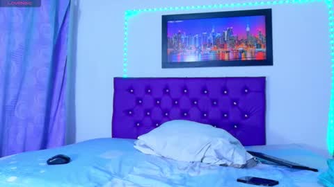 Snapshot of naturalboobs1 chatting on November 25, 11:10 am Annie online show from November 25, 11:10 am