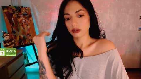 Snapshot of natval_ chatting on December 5, 9:51 am Natalia Valeria online show from December 5, 9:51 am