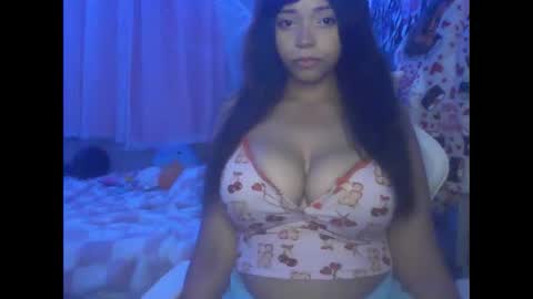 Snapshot of natxurall chatting on April 26, 9:07 am Amara rose online show from April 26, 9:07 am