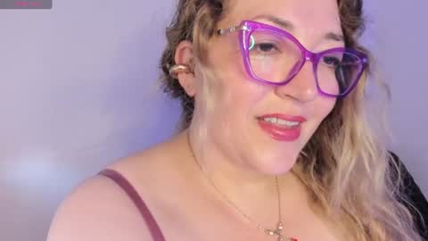 Snapshot of naty__mature_ chatting on June 21, 7:16 pm Nataly online show from June 21, 7:16 pm