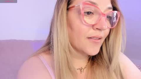 Snapshot of naty__mature_ chatting on July 1, 5:34 pm Nataly online show from July 1, 5:34 pm
