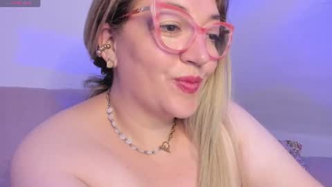 Snapshot of naty__mature_ chatting on July 3, 1:23 am Nataly online show from July 3, 1:23 am