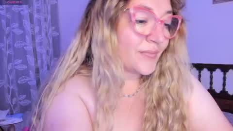 Snapshot of naty__mature_ chatting on July 5, 4:19 am Nataly online show from July 5, 4:19 am