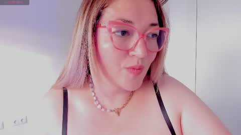 Snapshot of naty__mature_ chatting on July 18, 6:34 pm Nataly online show from July 18, 6:34 pm