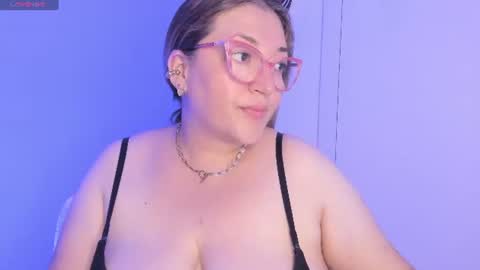 Snapshot of naty__mature_ chatting on July 20, 8:11 pm Nataly online show from July 20, 8:11 pm