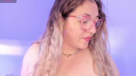 Snapshot of naty__mature_ chatting on July 25, 6:27 pm Nataly online show from July 25, 6:27 pm