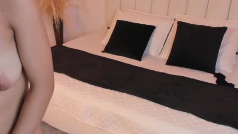naty_rose23 online show from April 1, 12:55 am