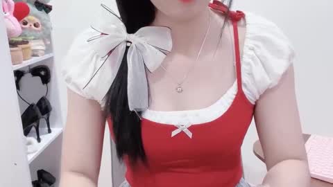 Snapshot of natycutiegirl chatting on December 4, 2:10 am Kiki online show from December 4, 2:10 am