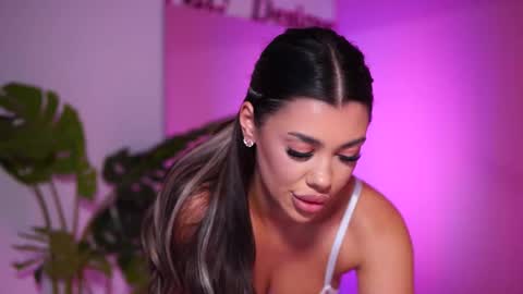 Naty online show from March 3, 11:22 am