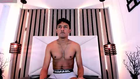 natzuki_ online show from February 12, 11:49 am