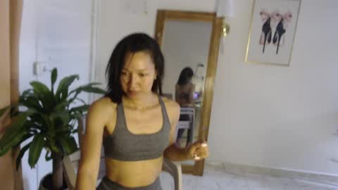 Snapshot of natzumi_mcqueen chatting on May 9, 3:39 pm Stella Mcqueen online show from May 9, 3:39 pm